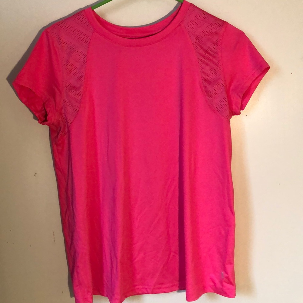 workout shirt